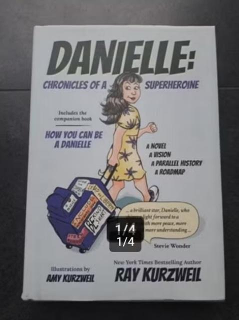 Chiara Piroddi - Danielle: Chronicles of a Superheroine, Boeken, Romans, Zo goed als nieuw, Ophalen of Verzenden