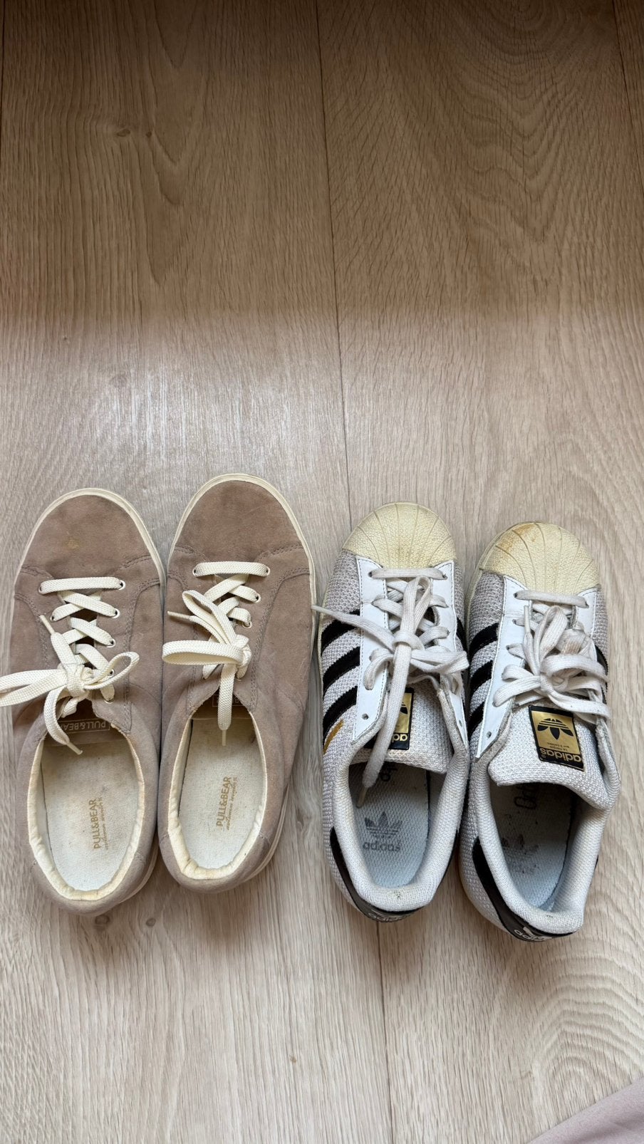 2 paar gebruikte schoenen sneakers adidas, Kleding | Dames, Wit, Ophalen of Verzenden, Sneakers of Gympen, Gedragen