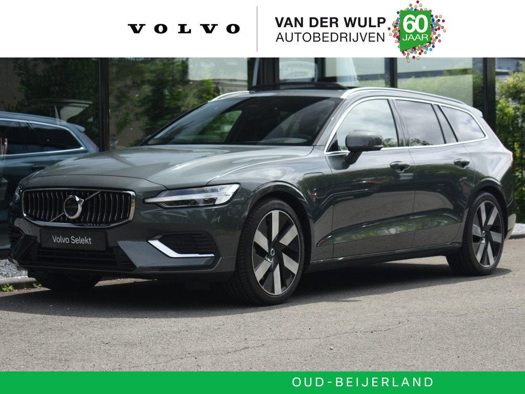 Volvo V60 T6 350pk AWD Ultra Bright | Trekhaak | 19'' | Clim, Auto's, Automaat, Lichtsensor, Gebruikt, 4 cilinders