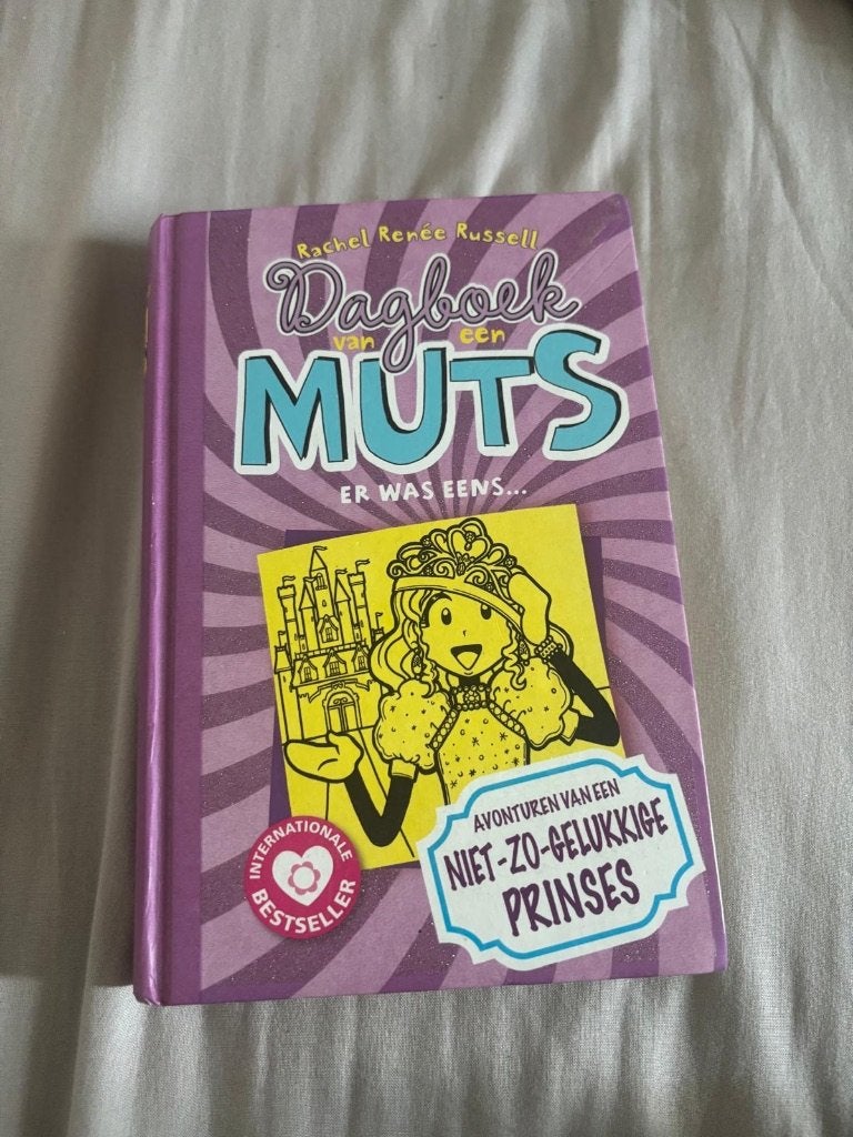 dagboek van een muts deel 8, Boeken, Ophalen of Verzenden, Zo goed als nieuw, Verhalen