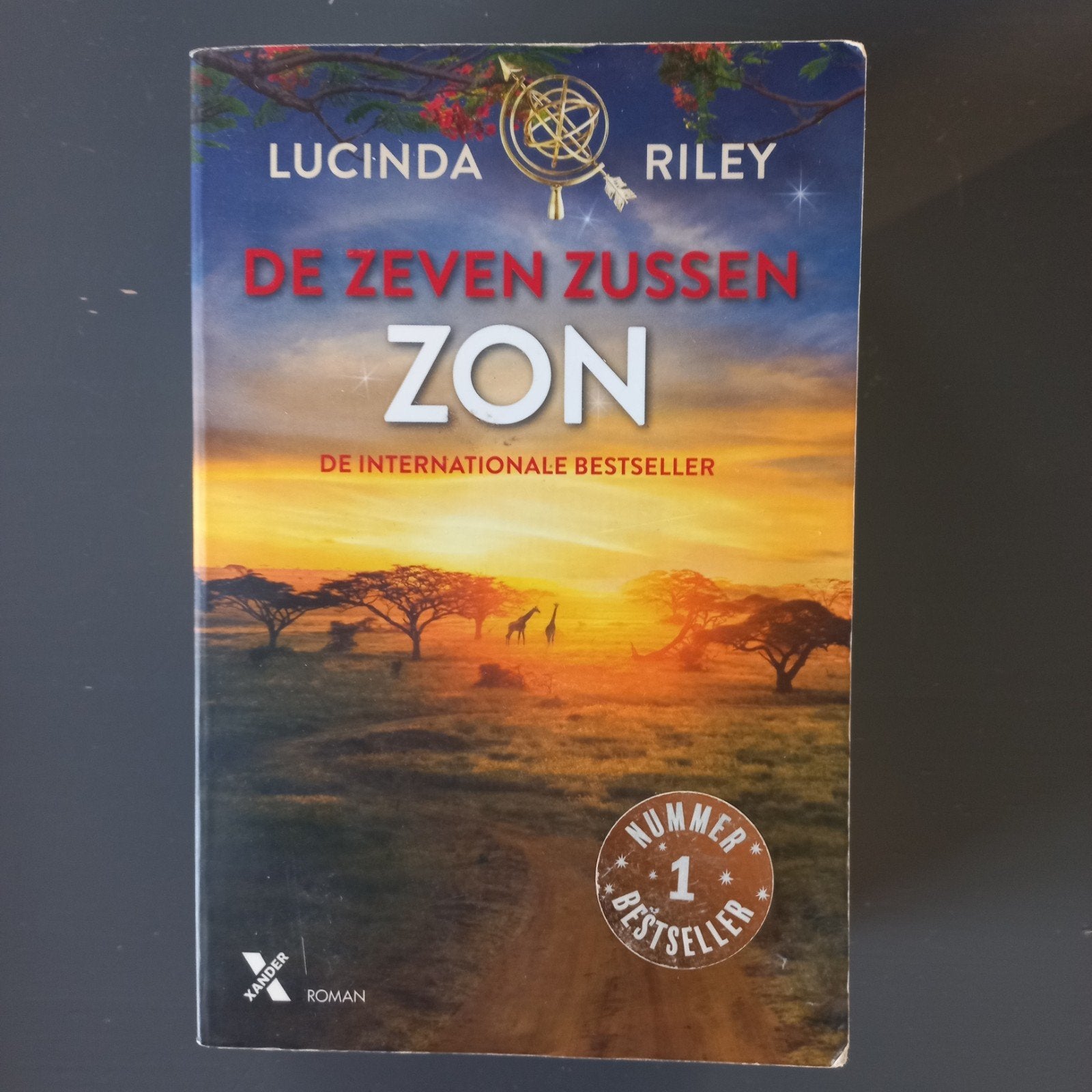 Lucinda Riley - Zon De zeven zussen, Ophalen of Verzenden, Zo goed als nieuw, Lucinda Riley