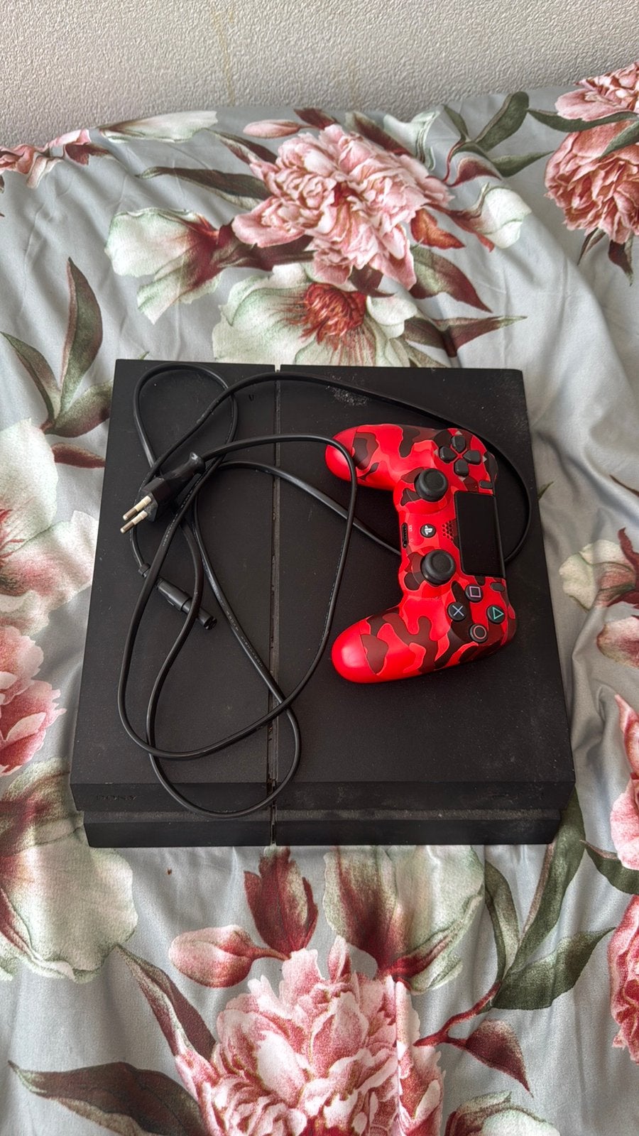 PlayStation 4 Slim 500GB en 1 controller, Spelcomputers en Games, Spelcomputers | Sony PlayStation 4, Ophalen of Verzenden, Zo goed als nieuw