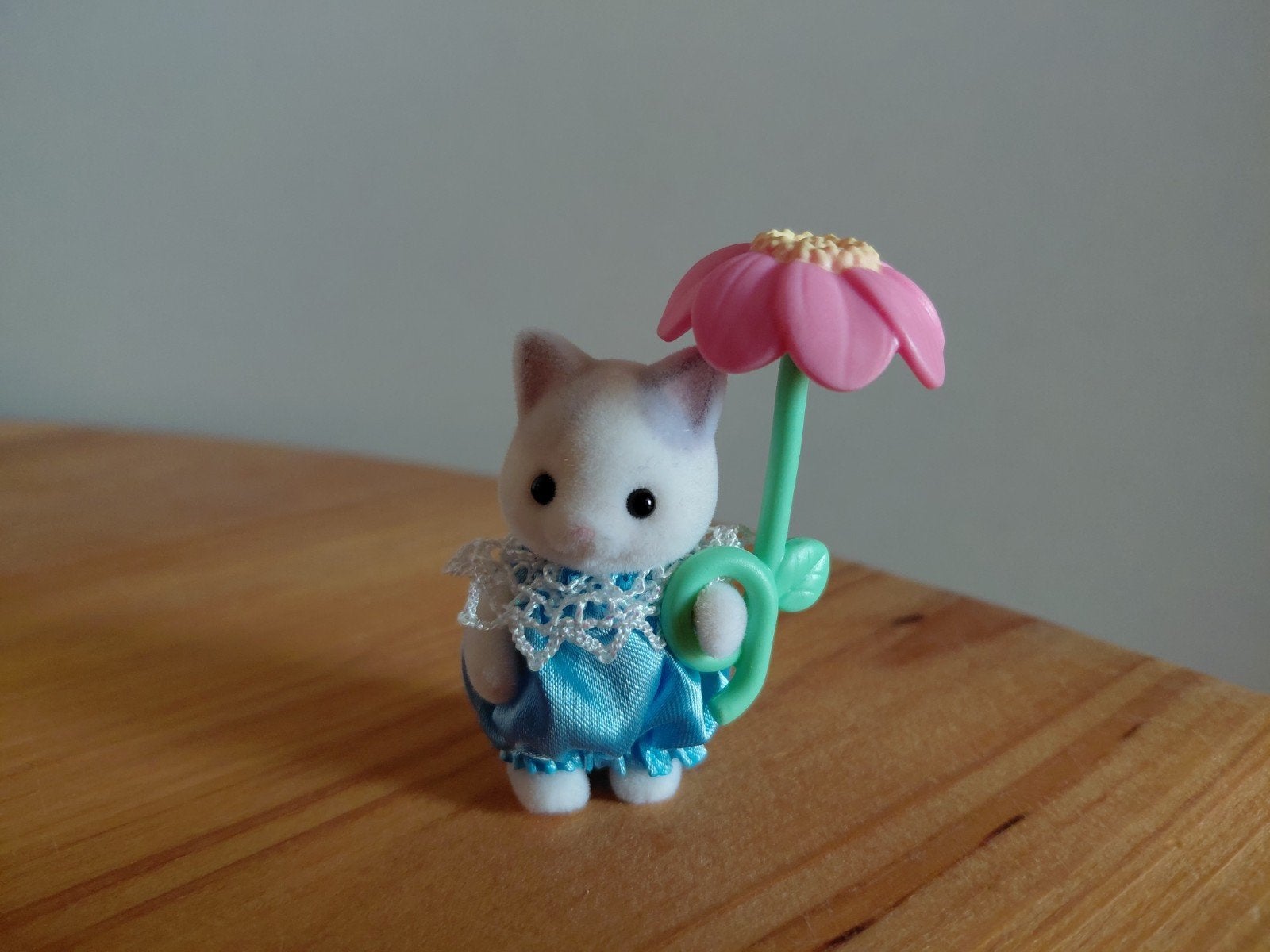 Sylvanian families baby/latte kat/bloem serie/compleet, Ophalen of Verzenden, Zo goed als nieuw