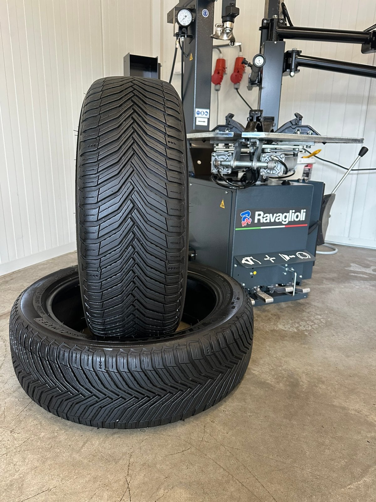 2 Stuks Michelin 205 55 19 All Season Banden Incl. Montage, CrossClimate 2, Nieuw, Ophalen of Verzenden, Michelin