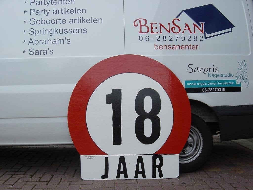 Verjaardag bord 18 jaar verjaardag bord huren bensan enter, Hobby en Vrije tijd, Ophalen, Zo goed als nieuw, Verjaardag