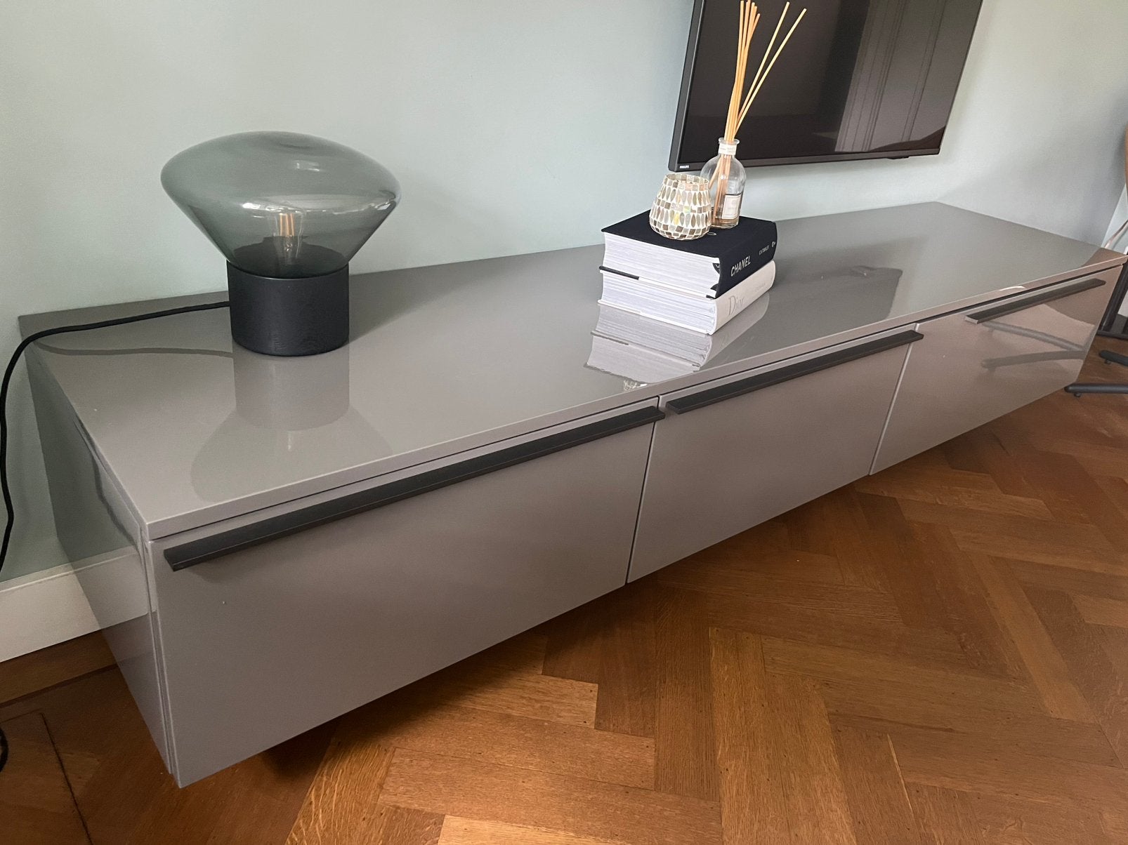 Misuraemme zwevend dressoir - Modern en Stijlvol, Huis en Inrichting, Kasten | Dressoirs, Ophalen, Zo goed als nieuw, 200 cm of meer