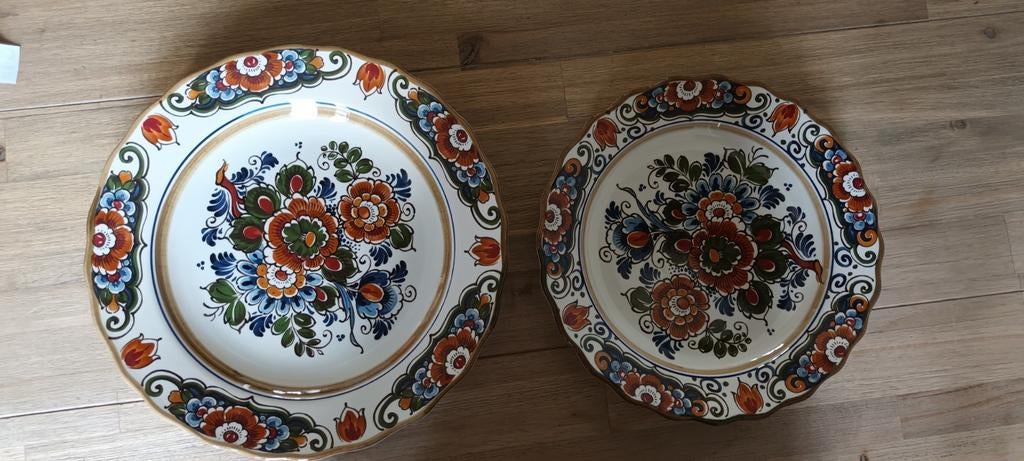 2 ongebruikte polychrome borden, Ophalen of Verzenden