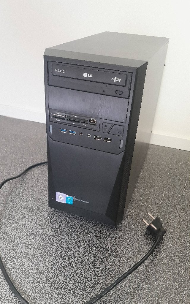 Oude desktop computer, 2TB harde schijf, Ophalen, Gebruikt, Sharkoon, 8 GB