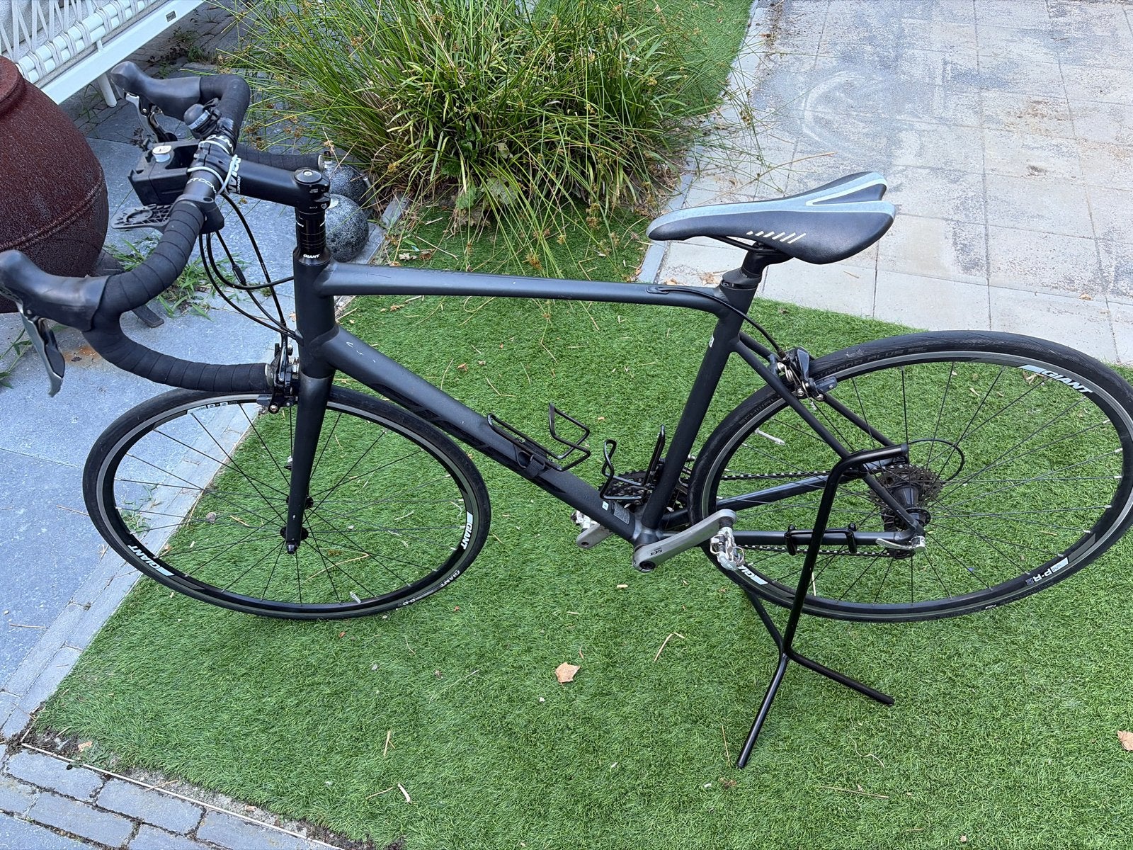 Giant racefiets - Mat zwart, 28 inch wielen, Fietsen en Brommers, Ophalen, 28 inch, Gebruikt, Aluminium