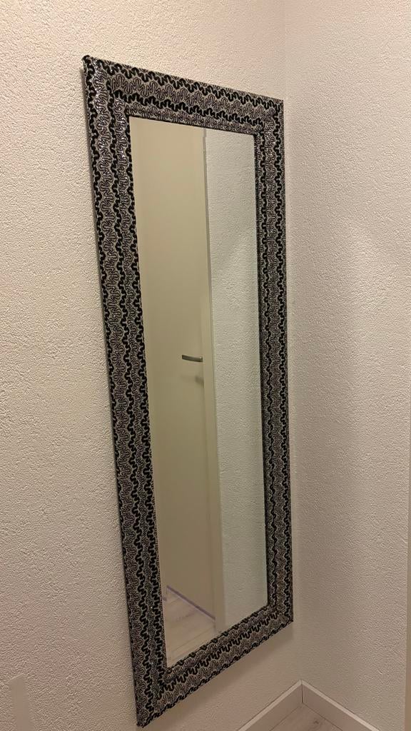 Spiegel met zwart-zilver patroon, Ophalen, Minder dan 50 cm, 100 tot 150 cm, Zo goed als nieuw