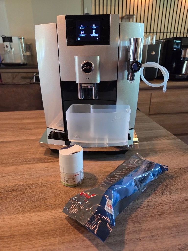 Jura E8 EB Moonlight Silver (2021) | Zeer nette staat, Witgoed en Apparatuur, Jura.com, Jura, 10 kopjes of meer, Koffiemachine