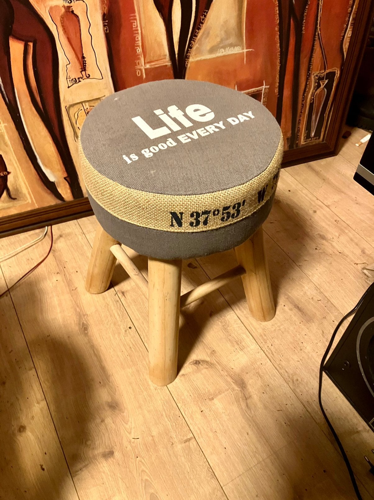 Robuust houten krukje met 'Life is good EVERY DAY' opdruk, Ophalen of Verzenden, Gebruikt, Hout