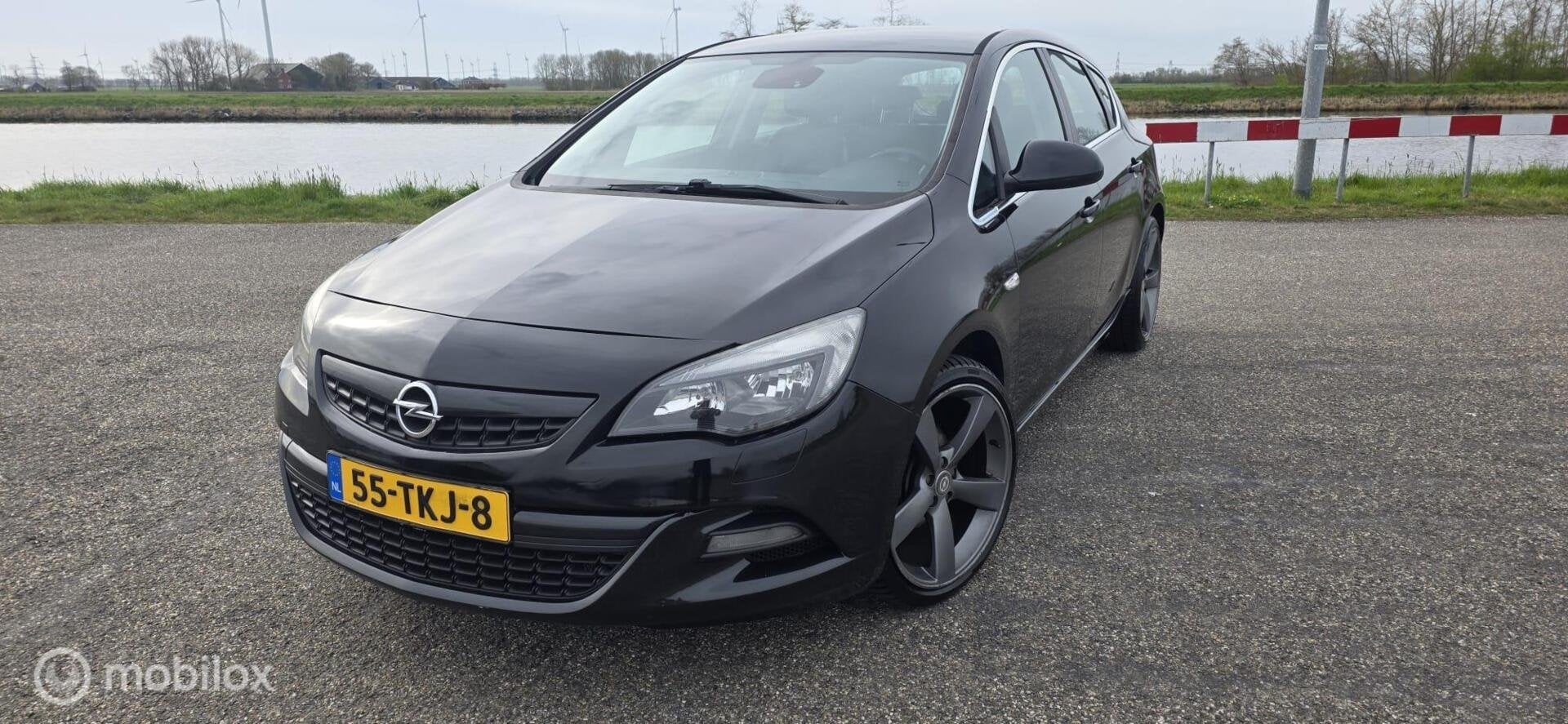 Opel Astra 1.4 Turbo Sport, Auto's, Opel, Voorwielaandrijving, Euro 5, Gebruikt, 680 kg