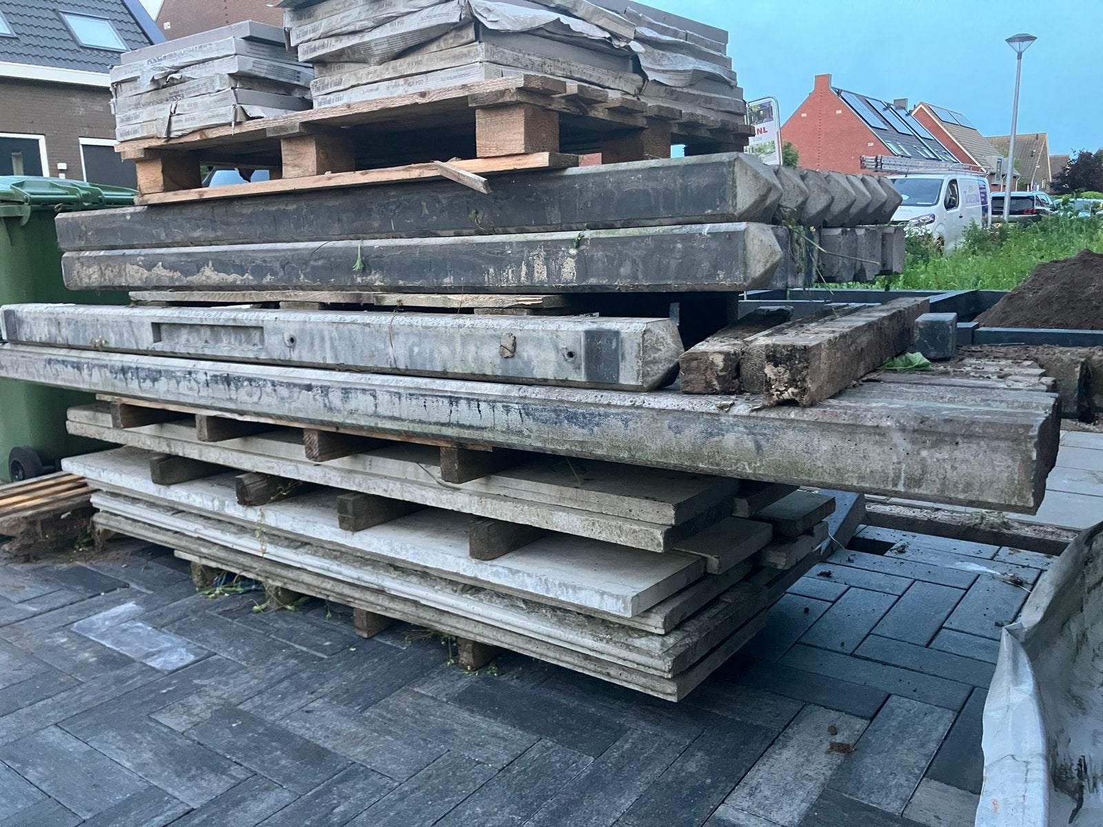 Betonpalen en onderplaten voor schutting, Ophalen, Overige materialen, 3 tot 6 meter, 1 tot 2 meter