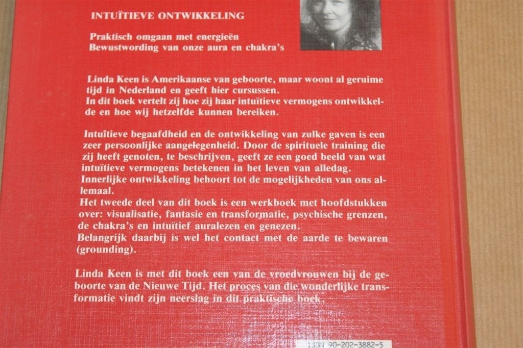 Intuïtieve Ontwikkeling — Aura & Chakra\'s, Linda Keen, Ophalen of Verzenden, Gelezen, Overige onderwerpen, Achtergrond en Informatie