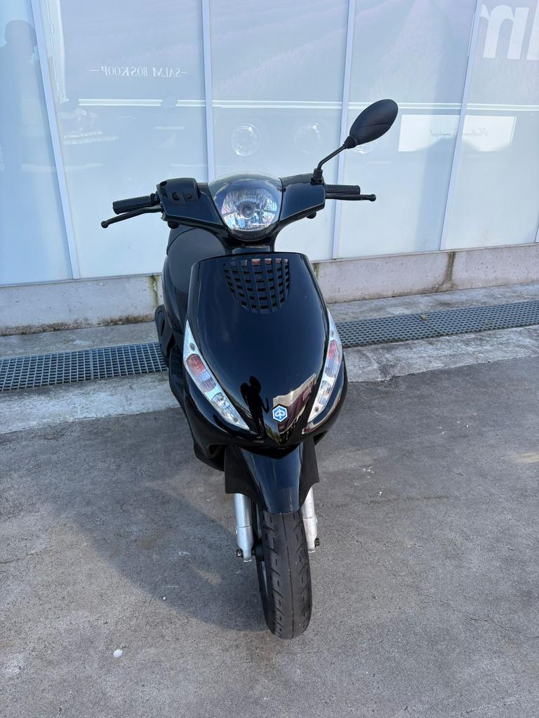 Piaggio Zip 4 Takt 2 Klepper Snor 25 Km Eerste Eigenaar, Ophalen, Piaggio, Zo goed als nieuw, Benzine