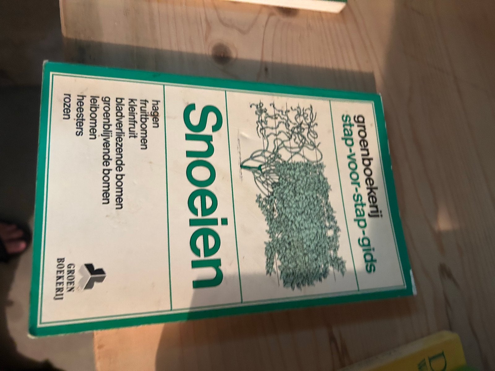 Snoeien: Groenboek Groenboekje Stap-voor-stap-gids, Ophalen, Gelezen, Tuinieren en Tuinplanten