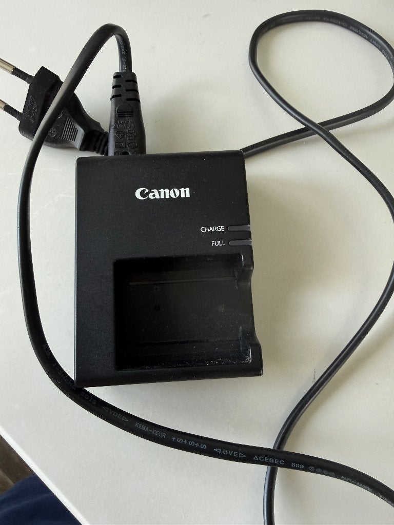 Camera oplader, Ophalen of Verzenden, Zo goed als nieuw