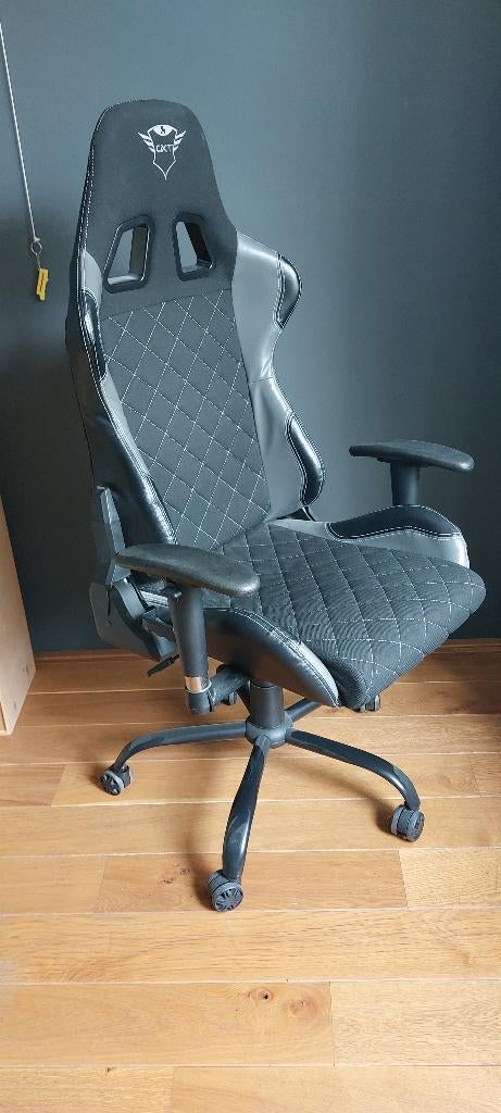 Nette Gamestoel, Ophalen, Zo goed als nieuw, Zwart, Bureaustoel