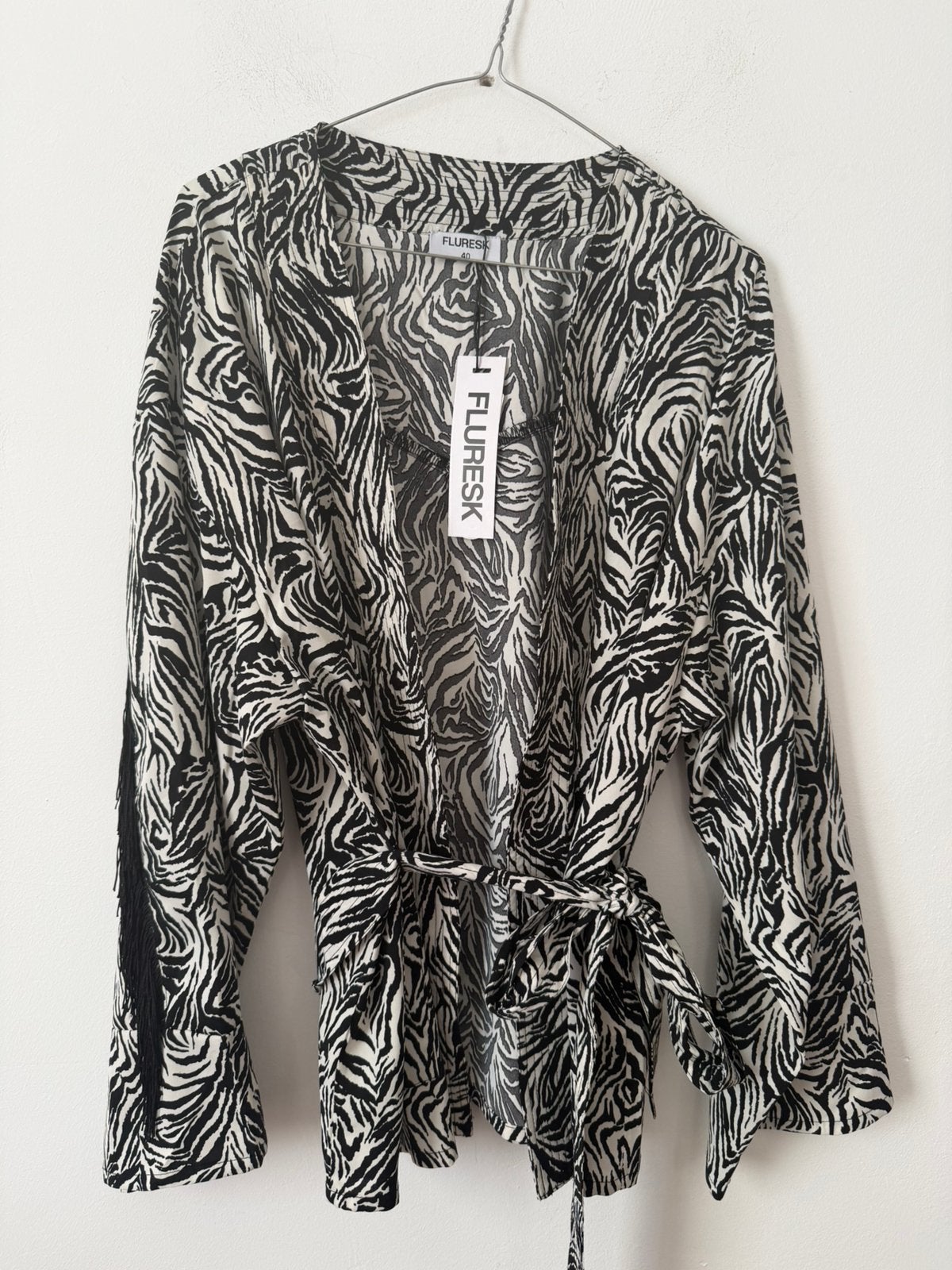 Nieuw! Top/blouse zebra fringe Fluresk - 40, Ophalen of Verzenden, Nieuw, Zwart