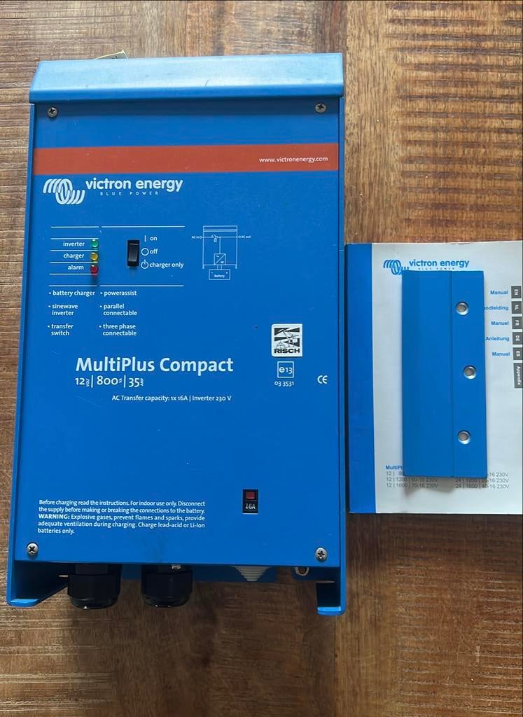 Victron Multiplus Compact 12V 800VA Omvormer/Lader, Caravans en Kamperen, Camper-accessoires, Ophalen of Verzenden, Gebruikt