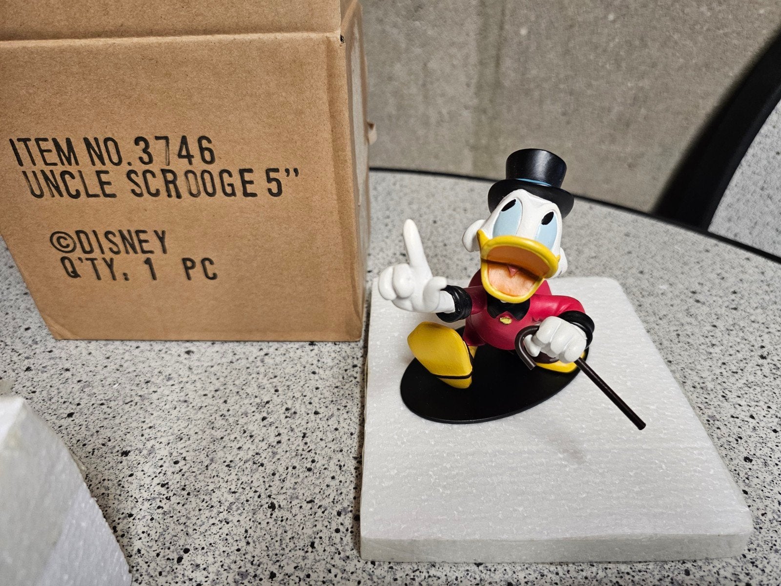 Classic Uncle Scrooge - Oom Dagobert Duck Disney beeld nieuw, Verzamelen, Disney, Ophalen of Verzenden, Donald Duck, Nieuw, Beeldje of Figuurtje