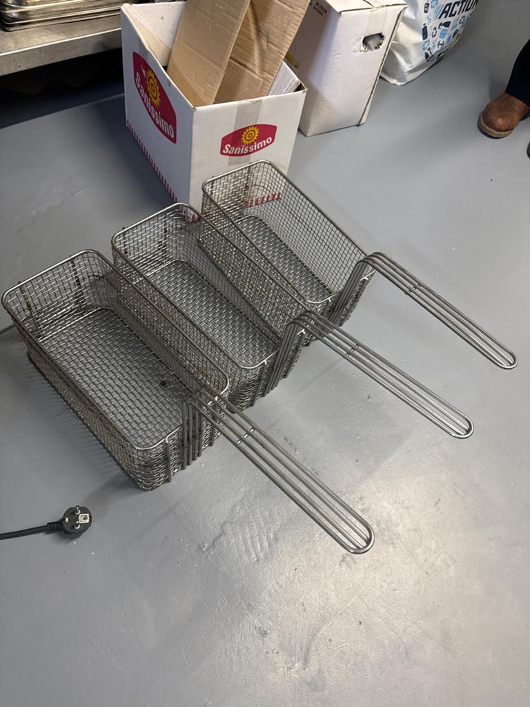 Frituurmand Bakwand 3 stuks, 4 liter of meer, Ophalen, Zo goed als nieuw