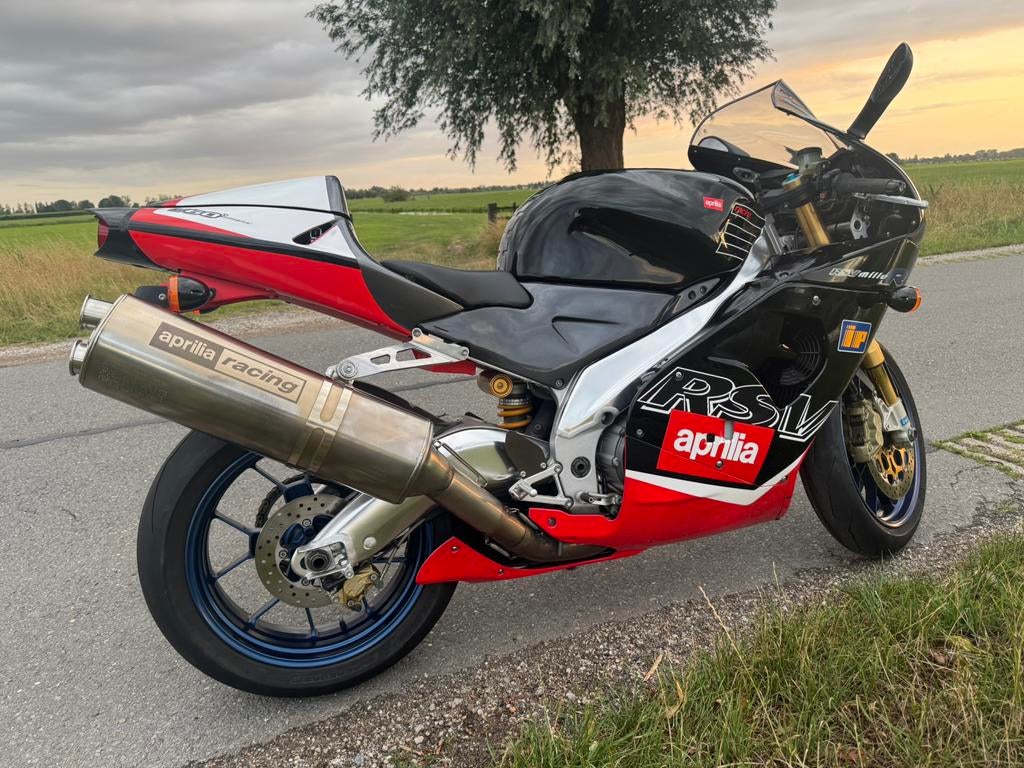 Aprilia rsv 1000 R factory rsv1000 mille rsv4 tuono, Motoren, 2 cilinders, Motorrijbewijs A, Super Sport, Particulier