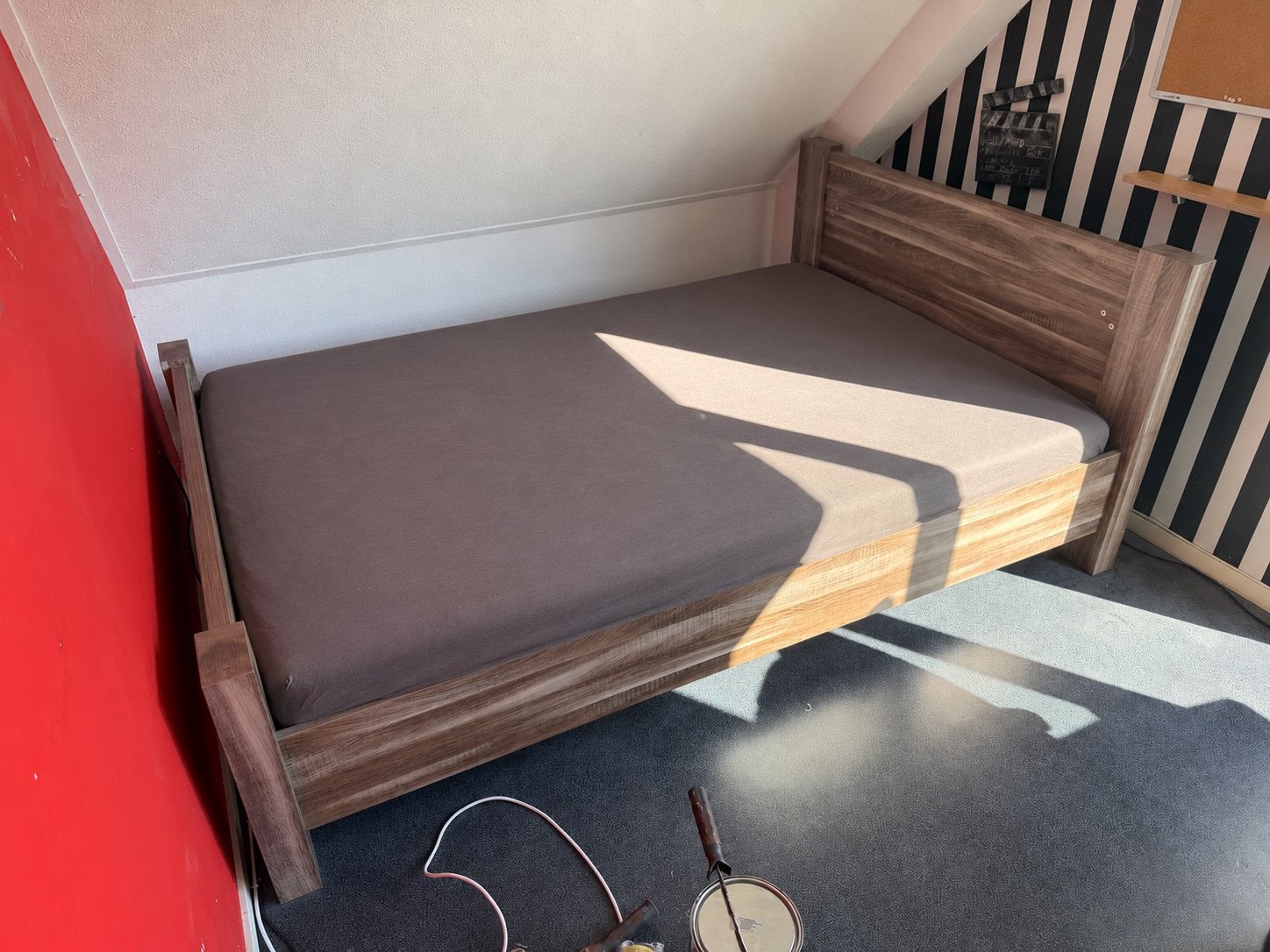LANG Gelamineerd Houten Bed met Lattenbodem 210x140cm, Ophalen, Gebruikt, Bruin, 210 cm