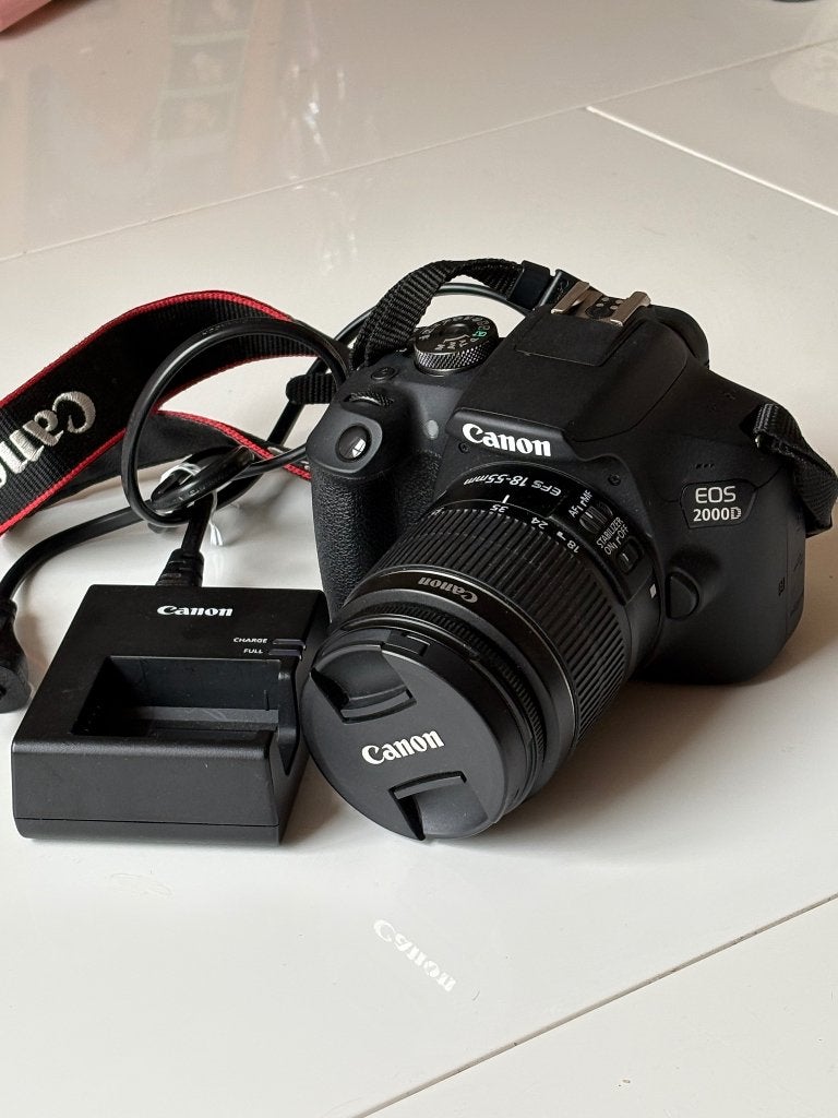 Canon EOS 2000D (zo goed als nieuw), Ophalen, Spiegelreflex, Canon, Zo goed als nieuw