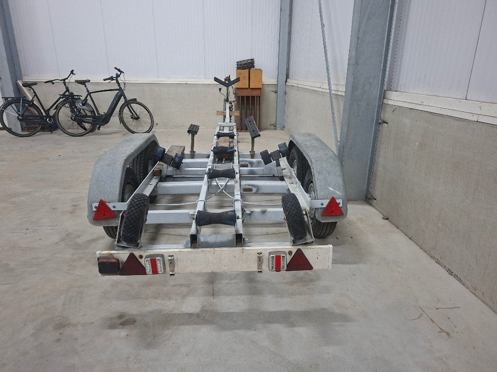 Boottrailer, Watersport en Boten, Boottrailers, Gebruikt, Sloepentrailer, 1500 tot 3000 kg, Minder dan 6 meter, Verstelbare verlichting