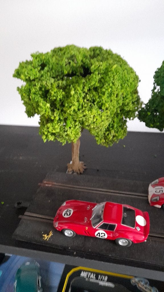 Bomen voor bij de racebaan 1/32 Grote jongens dus !, Kinderen en Baby's, Ophalen of Verzenden, Nieuw, Overige aandrijving, Overige merken