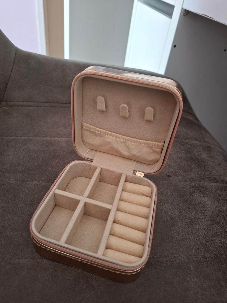 Compacte roségouden sieradendoos - ideaal voor reizen, Ophalen of Verzenden, Zo goed als nieuw, Overige kleuren, Hardcase