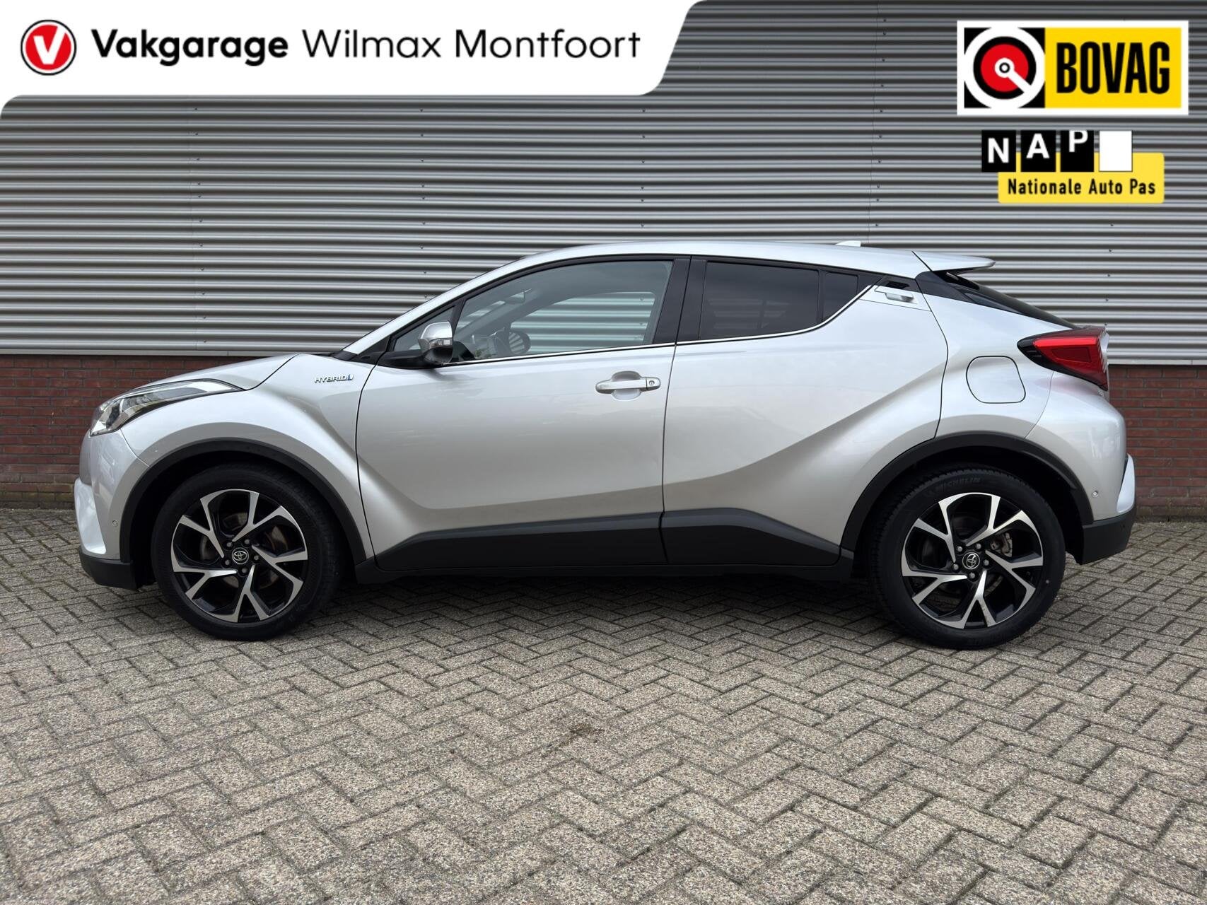 Toyota C-HR 1.8 Hybrid Dynamic|Keyless|Camera|Cruise|Stoelve, Stof, 4 cilinders, Met garantie (alle), 122 pk