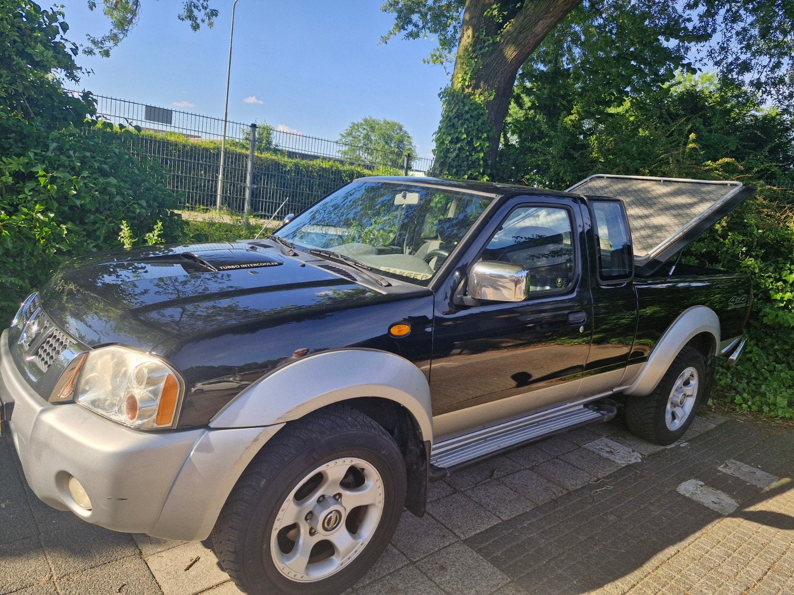 Nissan Pick-up 2.5 D King CAB 4WD 2005, Auto's, 4 cilinders, 133 pk, Origineel Nederlands, Vierwielaandrijving