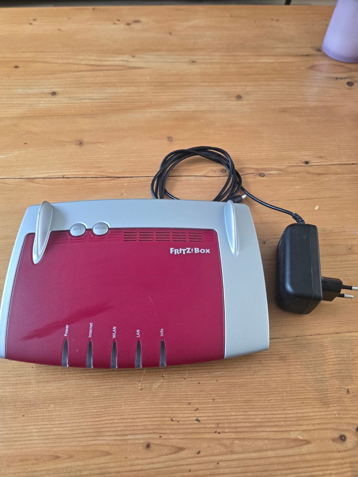 Fritzbox 4040 Router - Perfect Werkend, Computers en Software, Ophalen of Verzenden, Zo goed als nieuw, Router, Fritz!Box