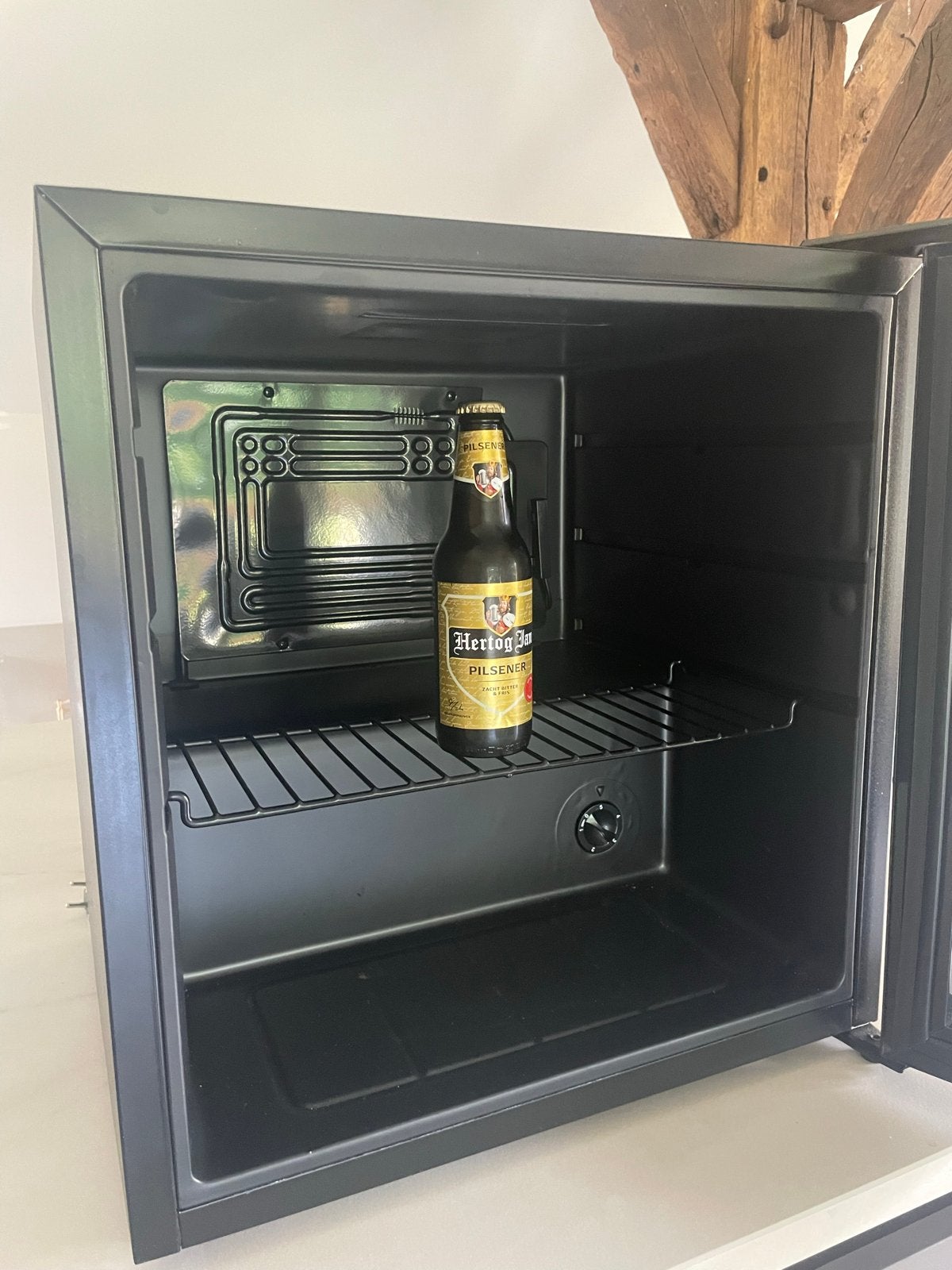 Compacte minibar koelkast - perfect voor dranken, Ophalen, Zonder vriesvak, Minder dan 85 cm, 45 tot 60 cm