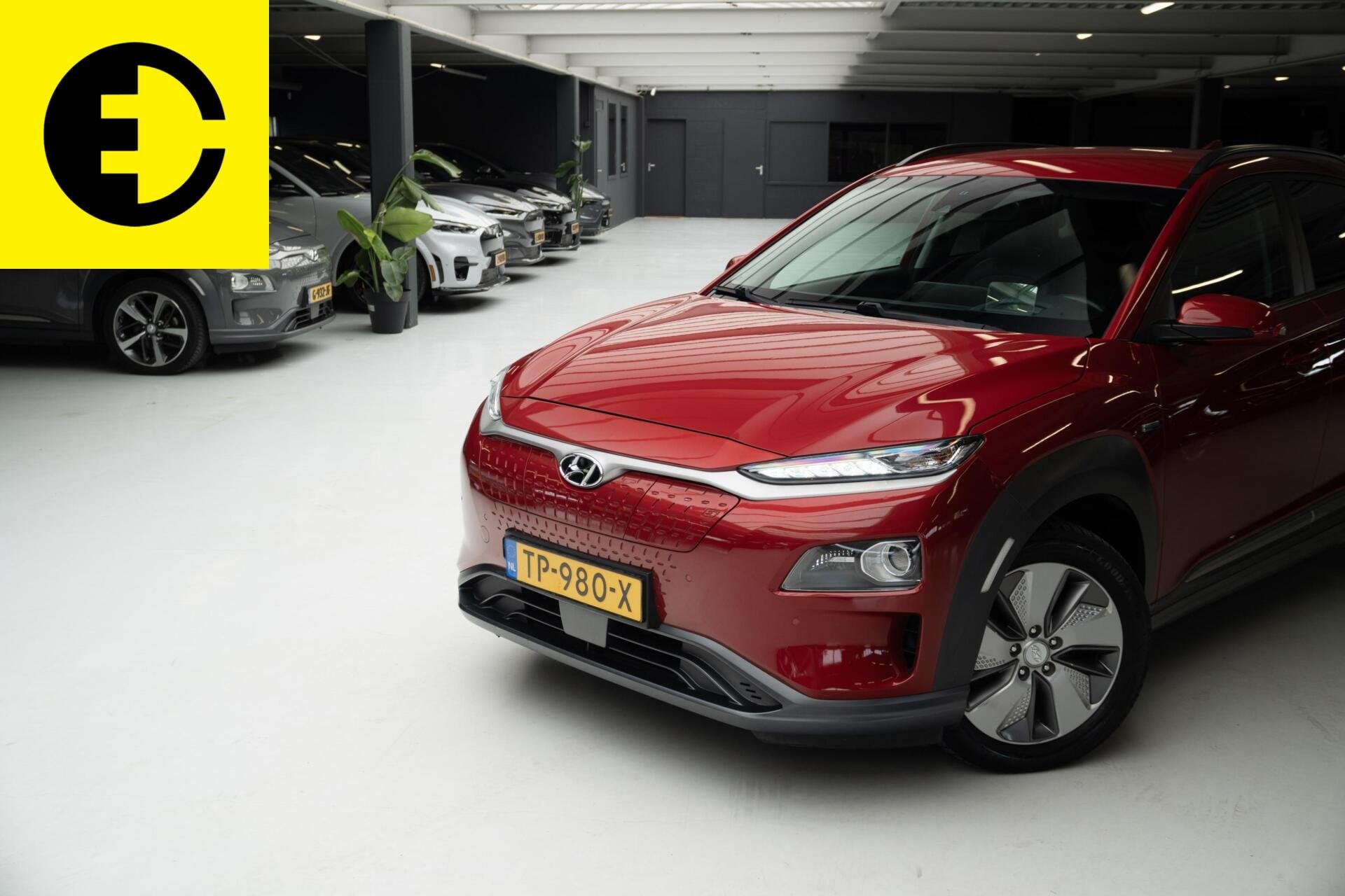 Foto 2 van Hyundai Kona EV Premium 64 kWh | Stoelverkoeling | HUD | Stu