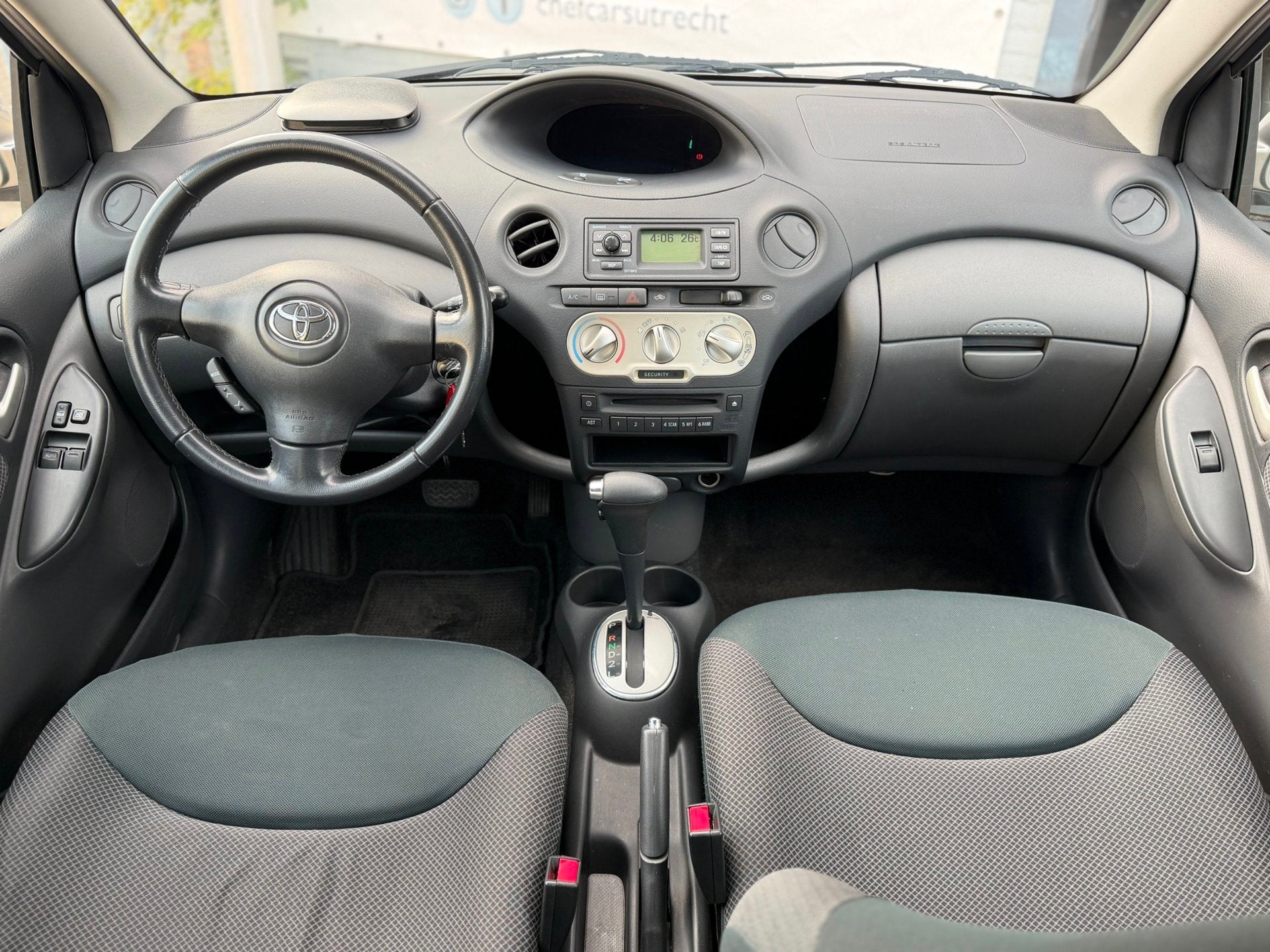 Toyota Yaris 1.3|NAP|VOL AUTOMAAT|AIRCO|NIEUWEAPK|3EIGENAAR!, Auto's, Stof, Gebruikt, 31 €/maand, 4 cilinders