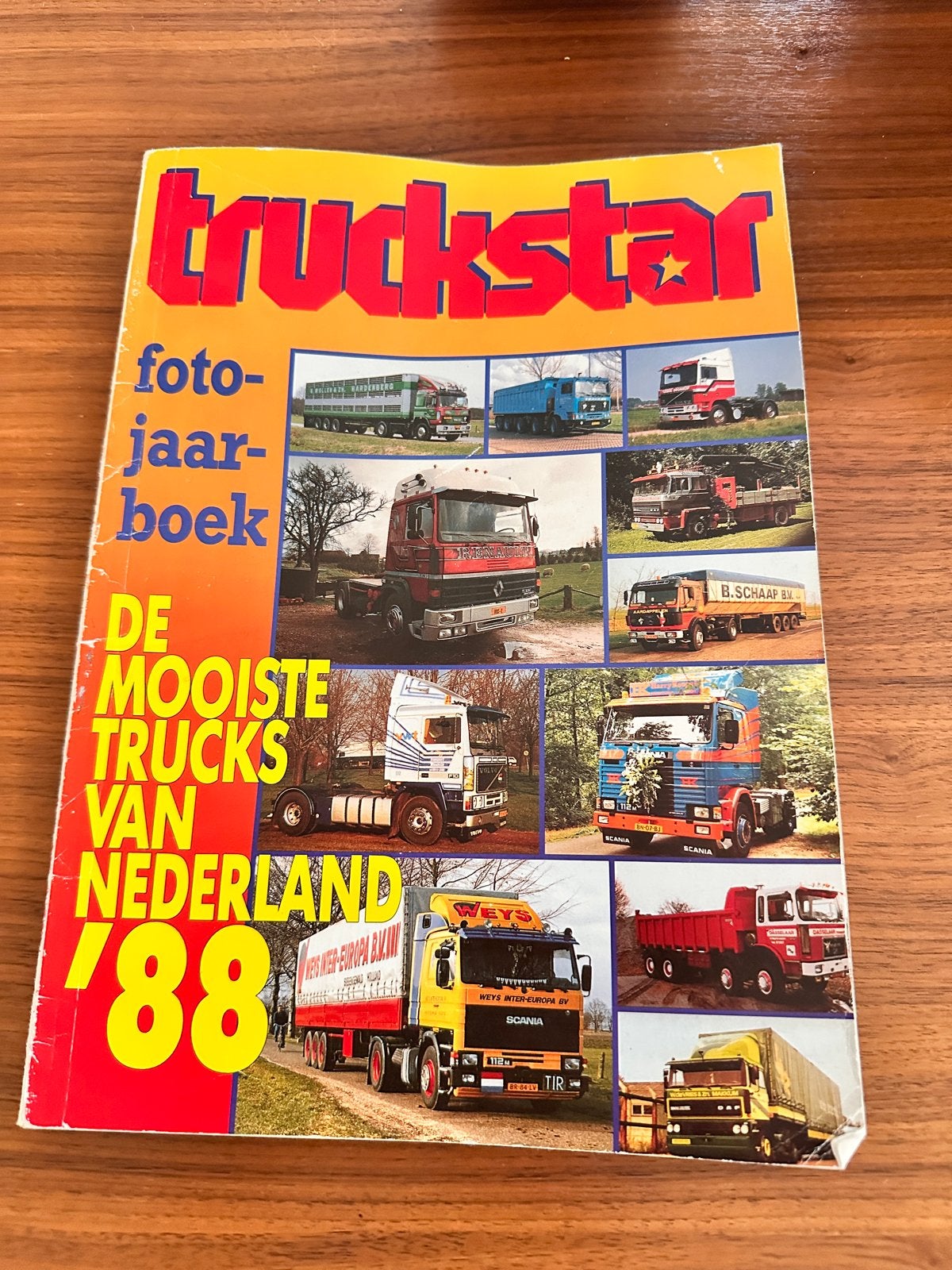 Truckstar Foto-jaarboek '88 - De mooiste trucks van NL, Ophalen of Verzenden, Gelezen