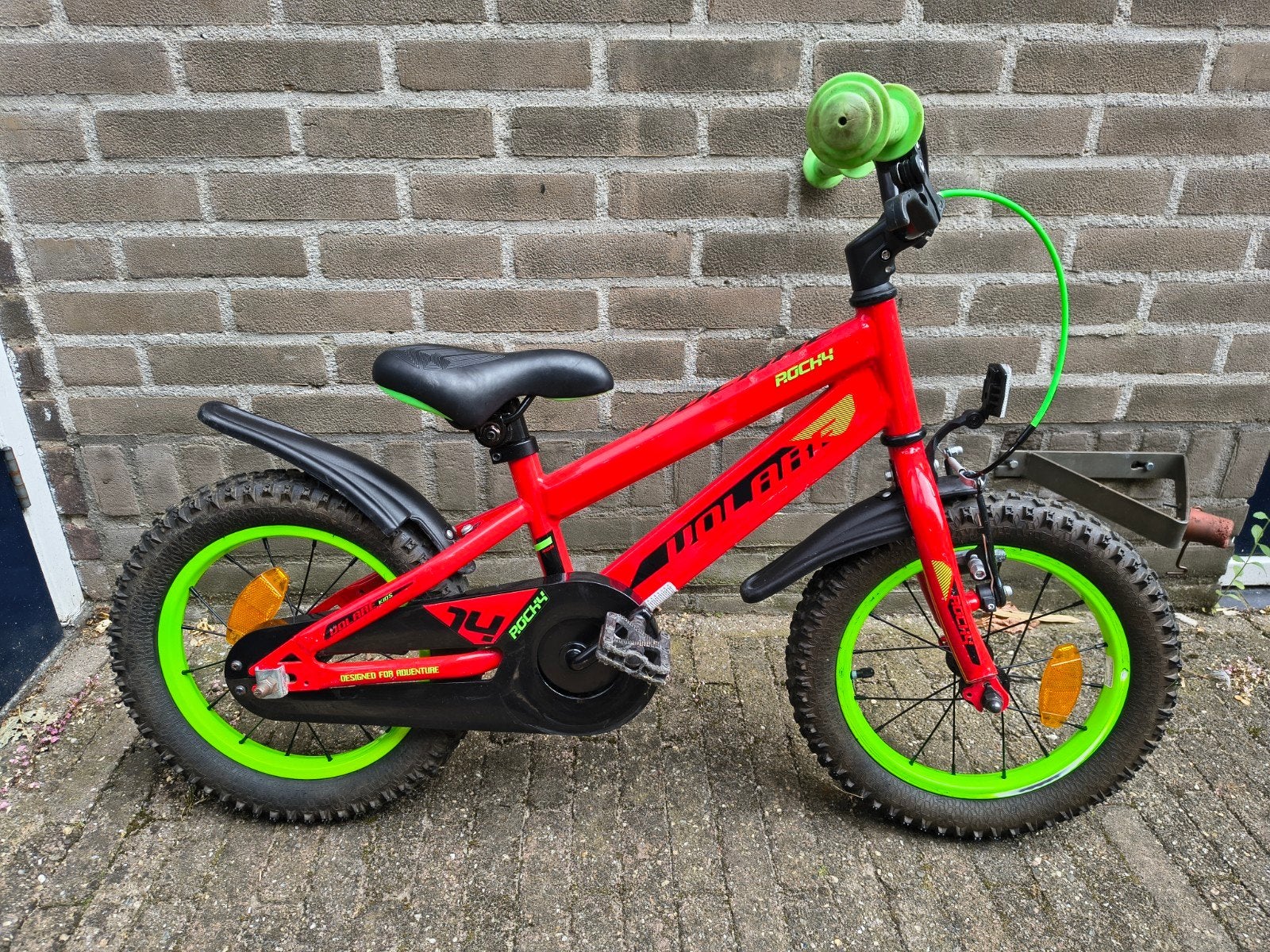 Volare Rocky Kinderfiets Rood/Groen 14 inch, Ophalen, Terugtraprem, Zijwieltjes, Gebruikt