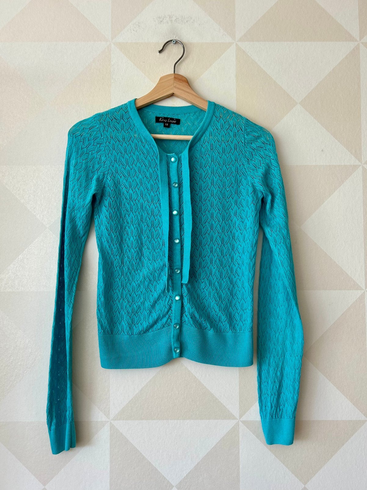King Louie Cardi Ajour Vest blauw turquoise XS/34, Ophalen of Verzenden, Gedragen, Maat 34 (XS) of kleiner, Blauw