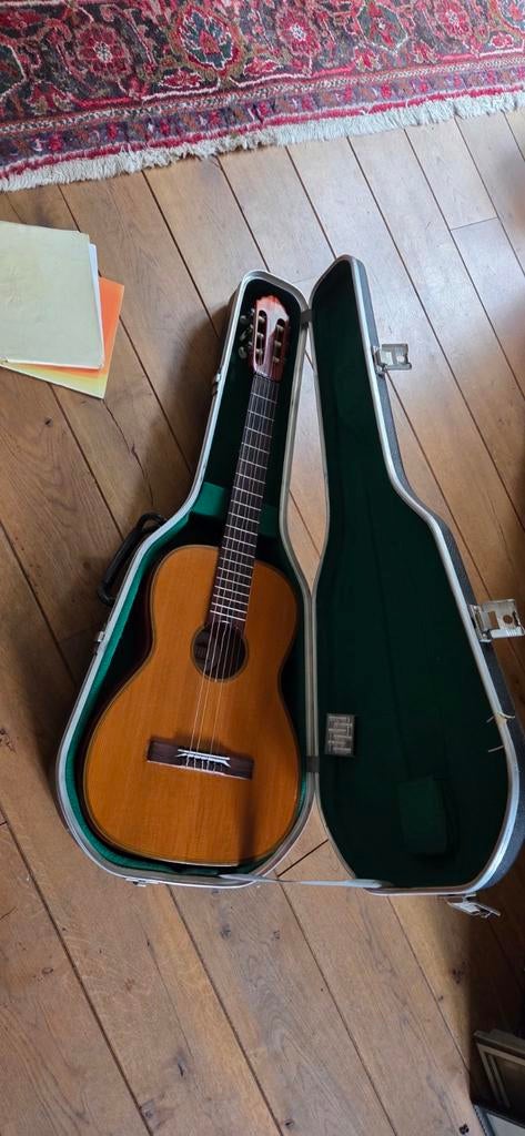 Marma gitaar 8 met harde draagtas en 3 beginnersboeken, Muziek en Instrumenten, Snaarinstrumenten | Gitaren | Akoestisch, Verzenden