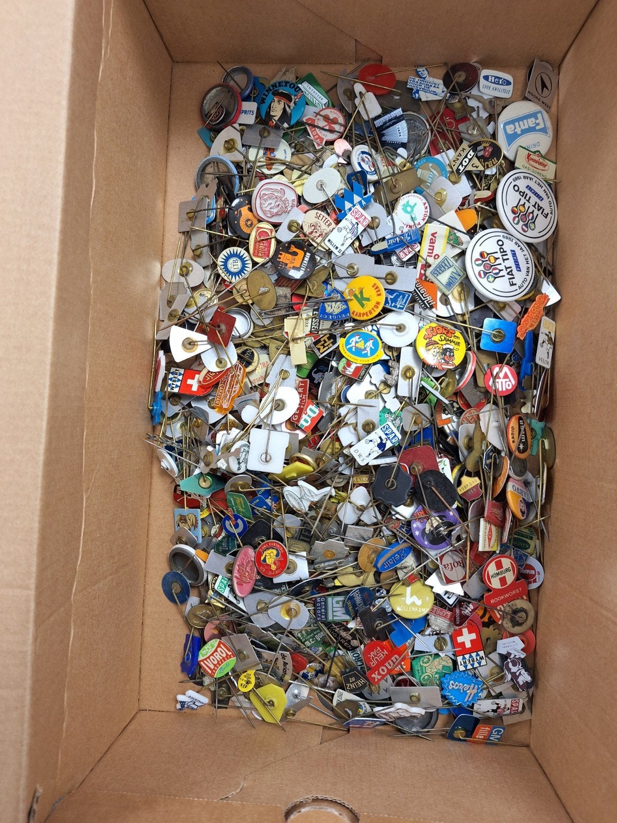 Grote collectie vintage speldjes jaren '60-'70, Verzamelen, Ophalen, Gebruikt, Overige onderwerpen, Speldje of Pin