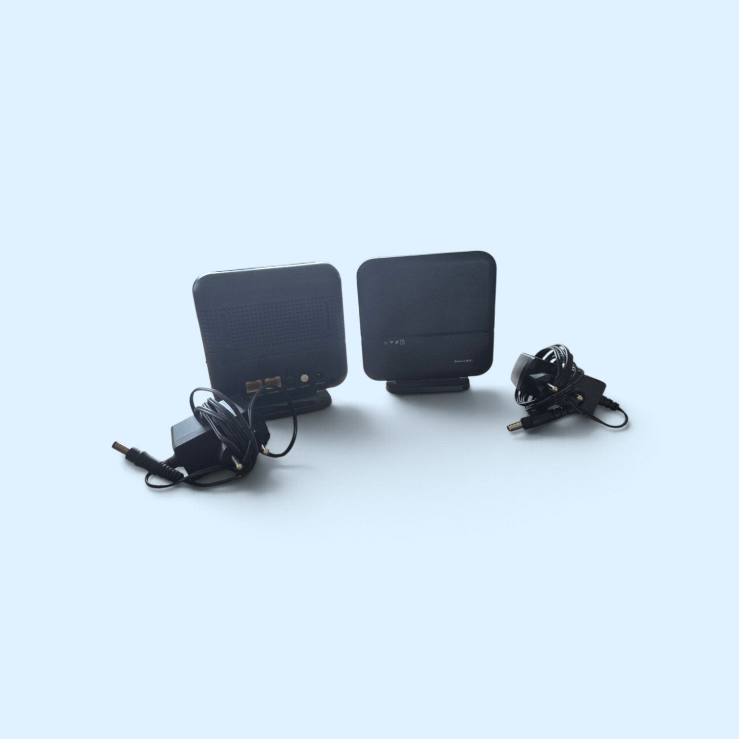 2x experia wifi voor kpn. router. Gebruikt, Computers en Software, Ophalen of Verzenden, Gebruikt, Router