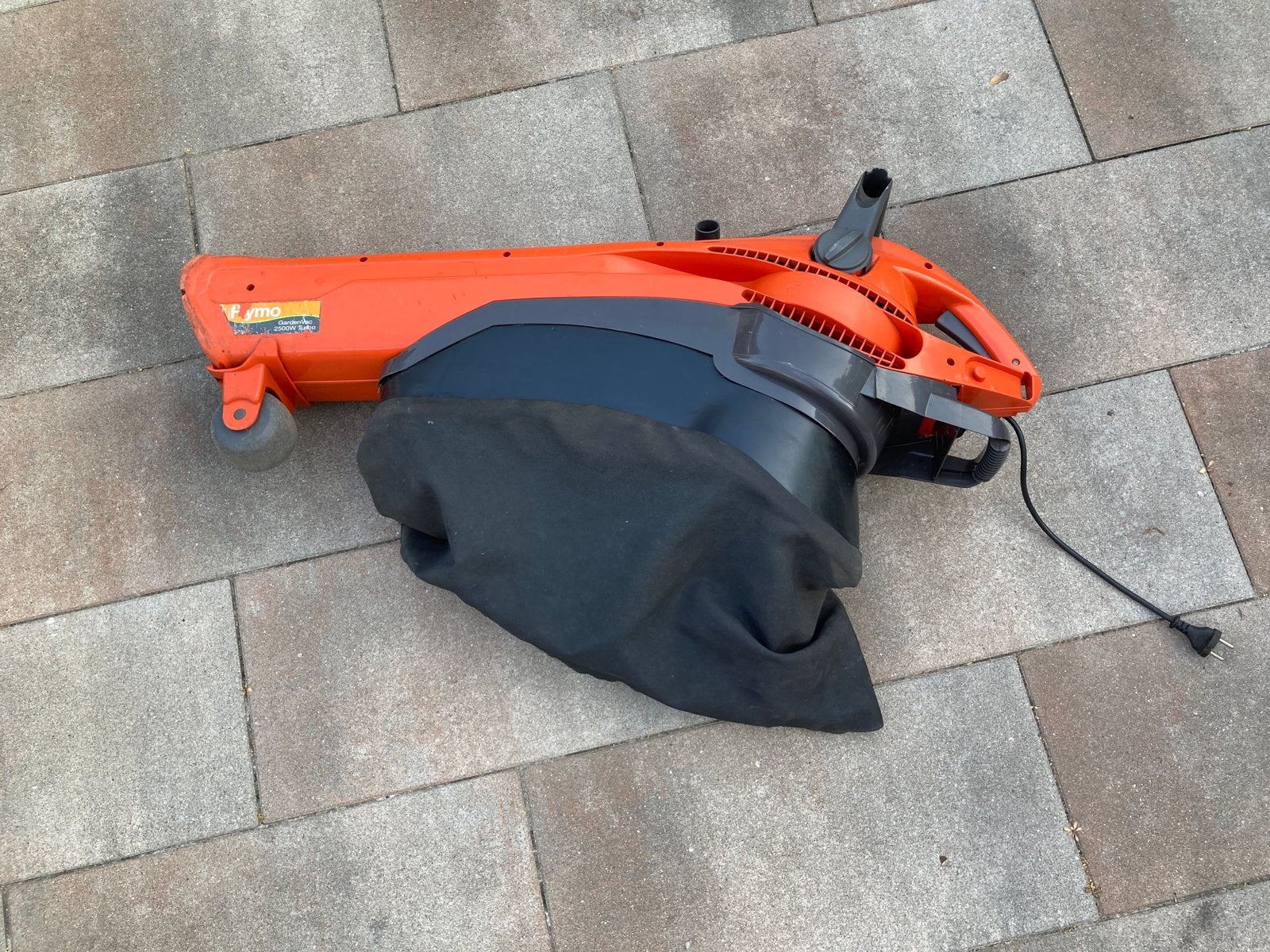 Flymo Garden Vac bladblazer/bladzuiger 2500W, Ophalen, Gebruikt, Handgedragen, Met opvangzak