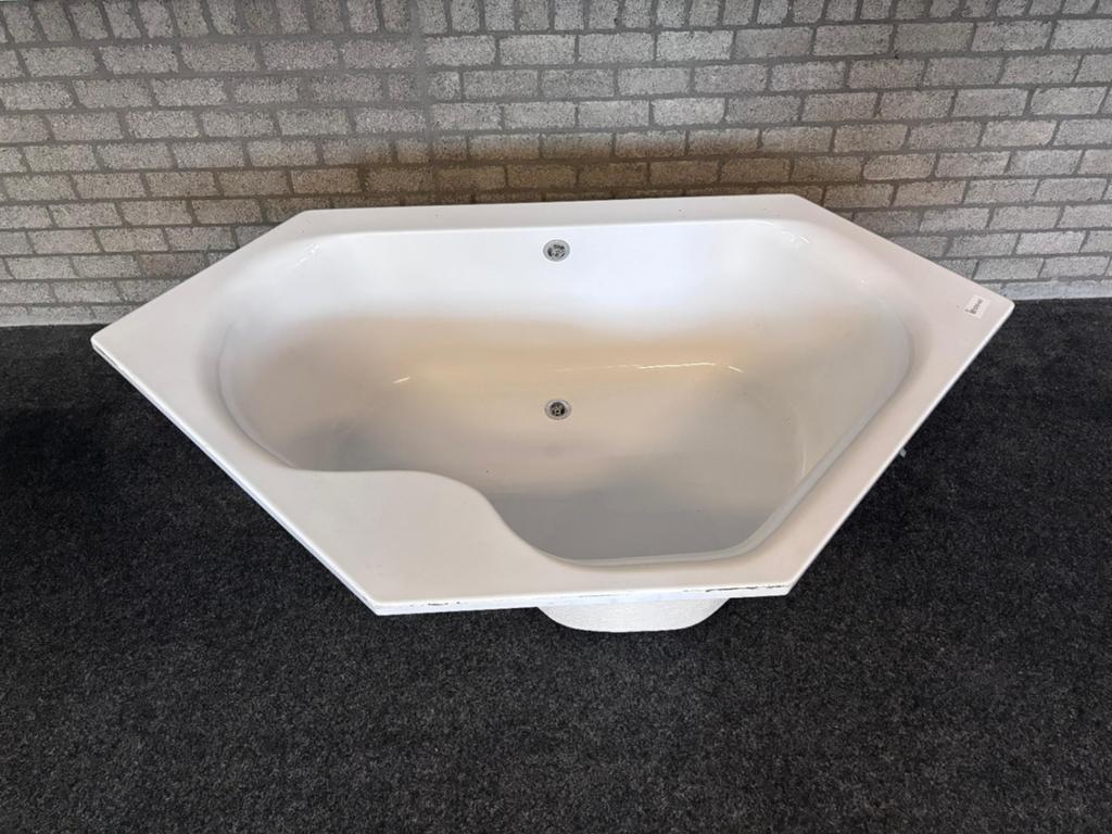 Nieuw ligbad (Showroom model), Ophalen, Nieuw, Met bad
