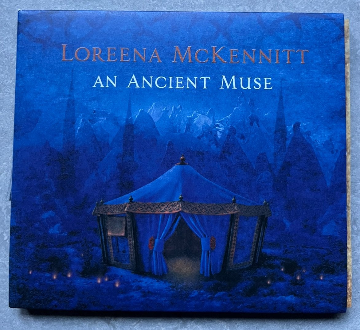 Loreena McKennitt - An Ancient Muse (cd folk/Celtic), Ophalen of Verzenden, Zo goed als nieuw