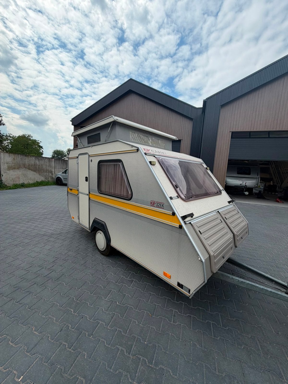 Kip KK32 EK - Lichtgewicht hefdak caravan, lekkagevrij, Standaardzit, Kip, Tot 500 kg, 4 tot 5 meter