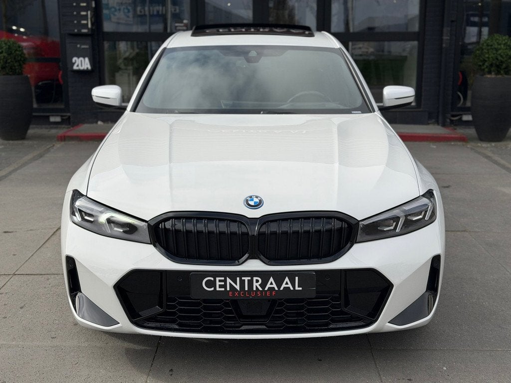 BMW 3-serie 330e xDrive M-Sport Pano|Keyless|HUD|Memory|M-Se, 1998 cc, 1800 kg, Gebruikt, 4 cilinders